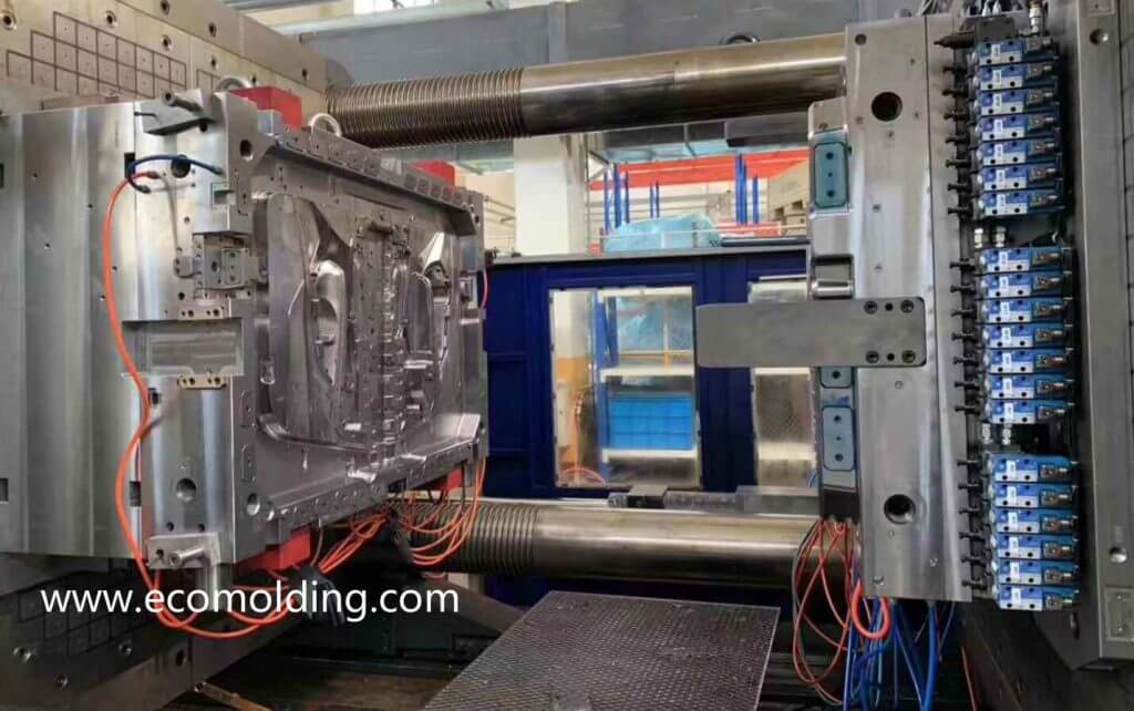 plastic injection molding cost china